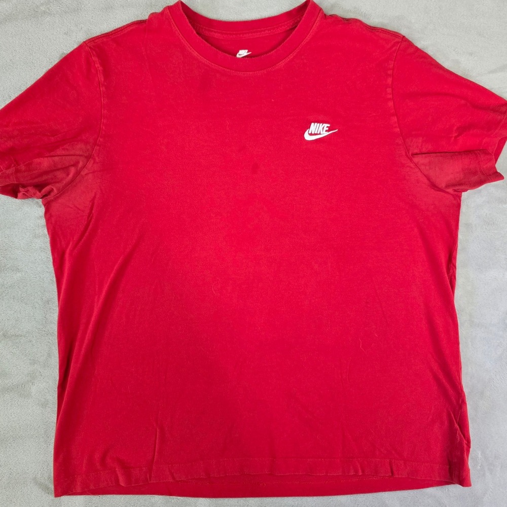 Nike Sportswear Swoosh‎ Embroidered Red T-Shirt Mens XL Short Sleeve Tee